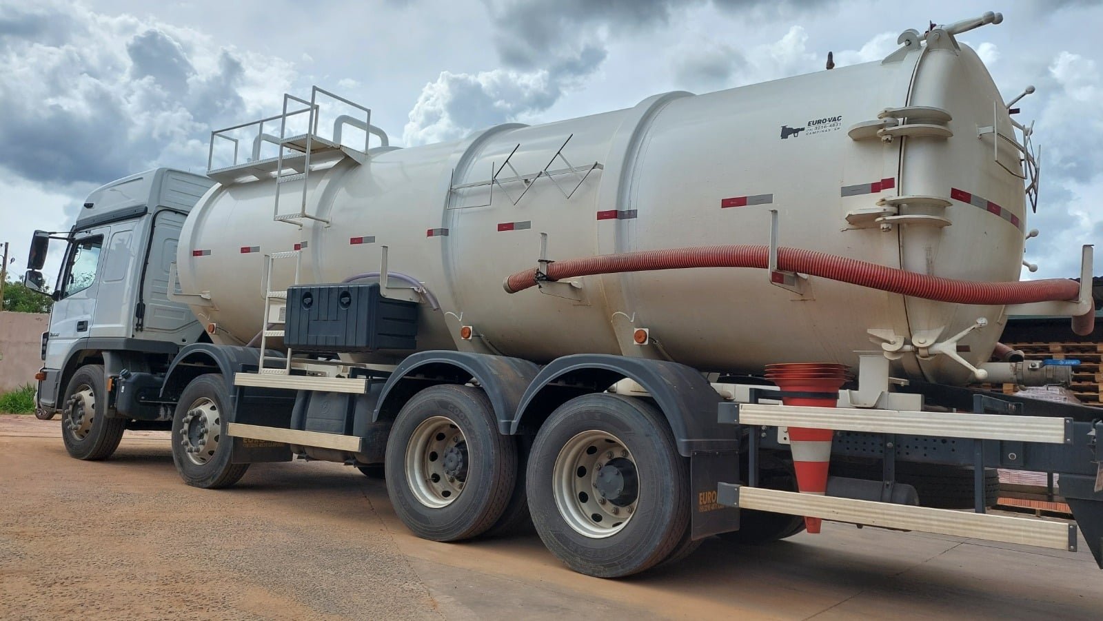 Equipe Limpa Fossa em Santos